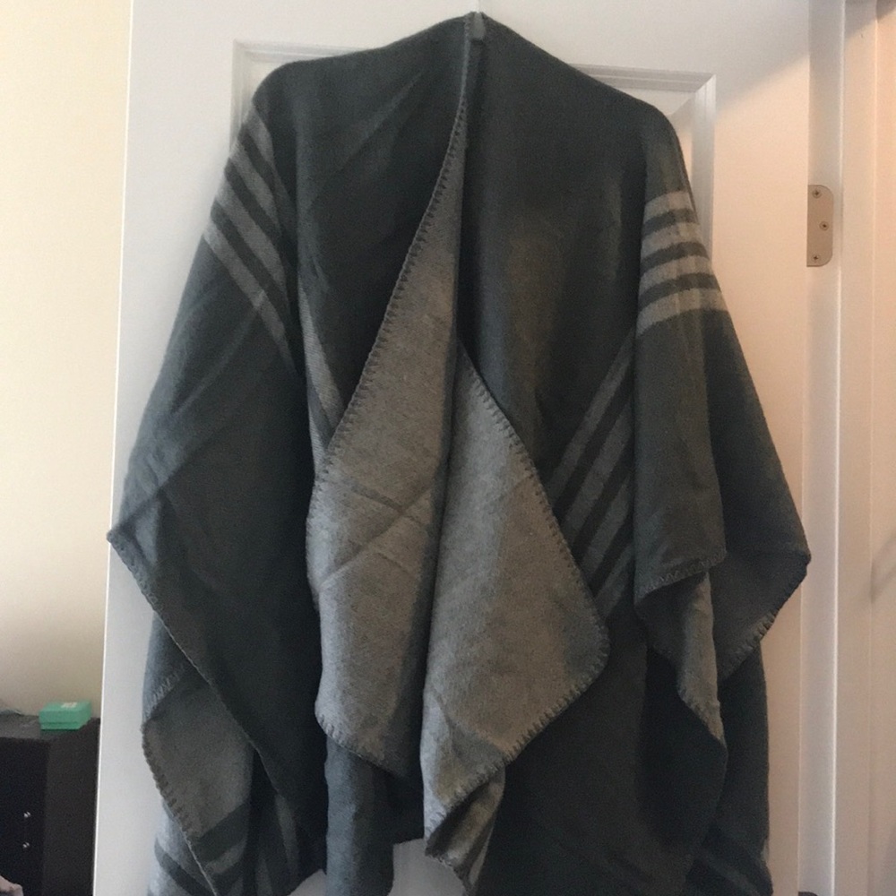 Women’s poncho - OS